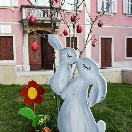 Ines 아파트 *